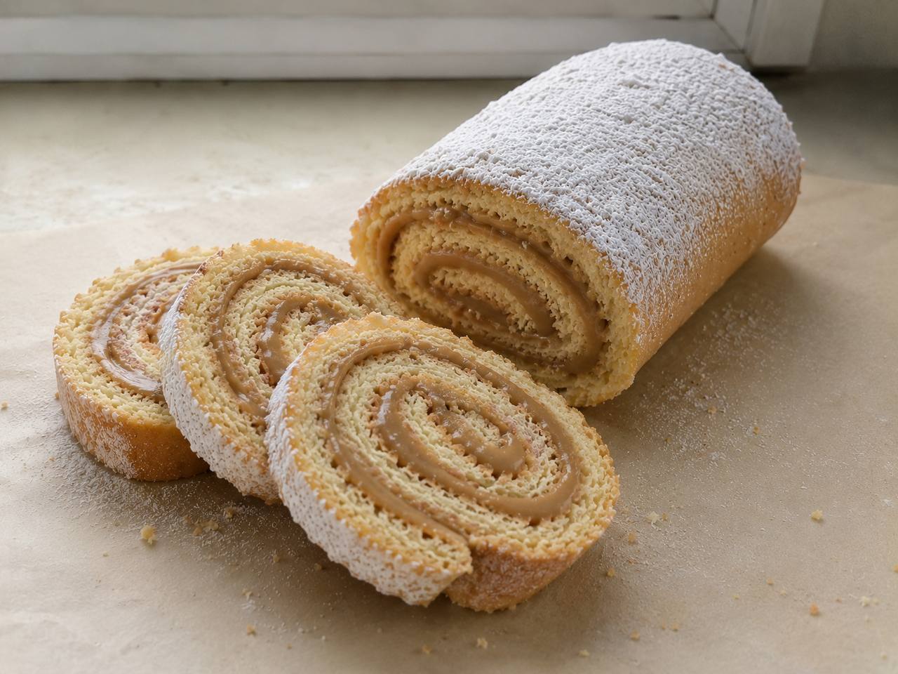 Рулет с варёной сгущёнкой